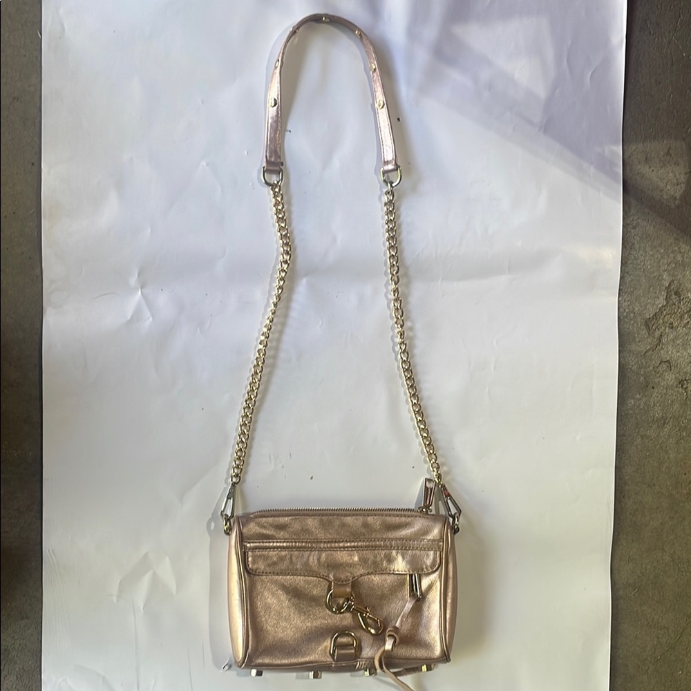 Elegant Metallic Shoulder Bag